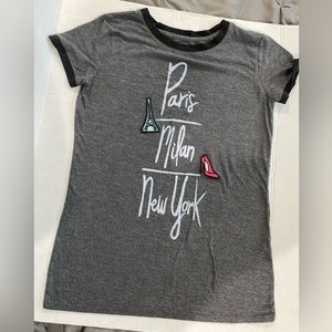 Print shop Paris Milan. New York tshirt juniors size m